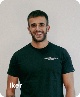 Grad. TSEAS ·ㅤㅤㅤㅤㅤㅤ ㅤㅤ Quiromasajista · Osteópata